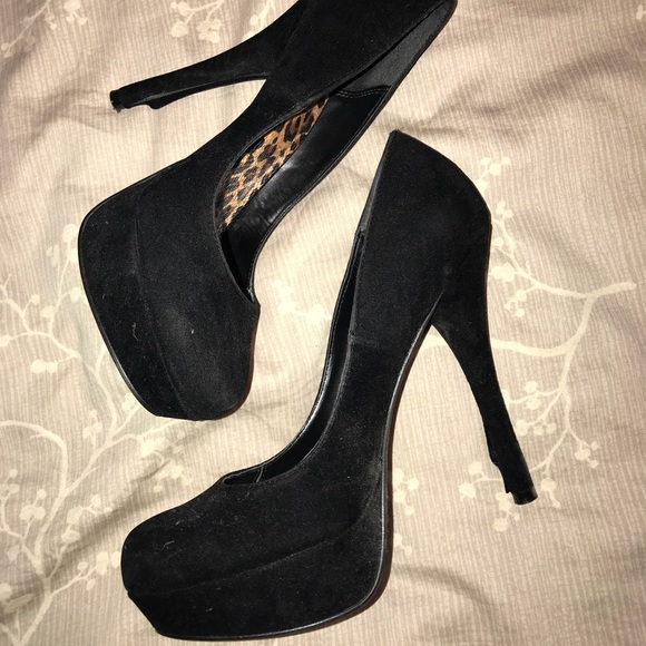 Heels 👠 - Picture 3 of 3